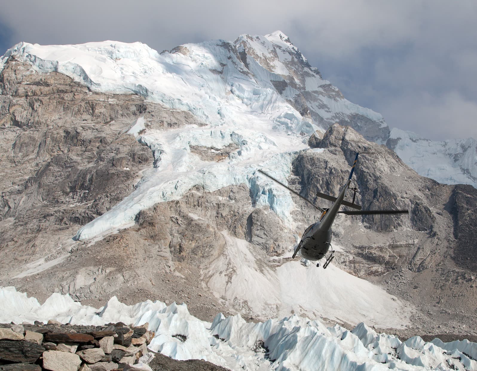 Helicopter Tours to the World's Highest Peak: Everest